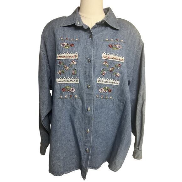 Capacity Tops - Vintage Women’s Denim Button Down Shirt Size 18 Embroidered Floral Cottage 90s
